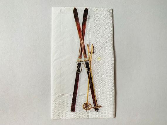 Servietter m/ ski og staver 33x40 -kommer i november